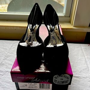 Easy Street Alive @ Five dress shoes.